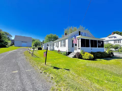 49 Cool St, Waterville, ME 04901