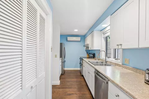 Kitchen - 15 Constance Way, Ogunquit, ME 03907 photo 1 of 2