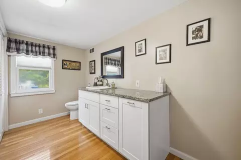 Bath - 33 Mclellan Rd, Gorham, ME 04038 photo 1 of 4