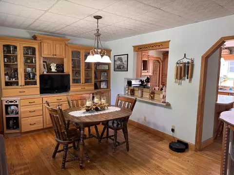 Dining - 30 Benjamin St, Mars Hill, ME 04758 photo 2 of 4