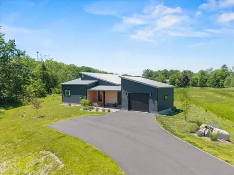 4 Leeward Mdws, Biddeford, ME 04005