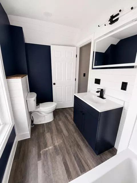 Bath - 113 Eastern Ave, Augusta, ME 04330 photo 5 of 6
