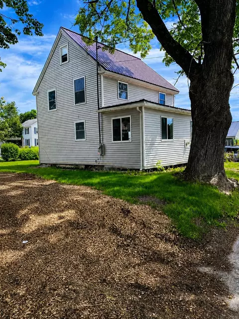 Exterior - 113 Eastern Ave, Augusta, ME 04330 photo 5 of 9