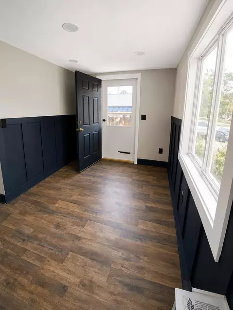 Entry Way - 113 Eastern Ave, Augusta, ME 04330 photo 1 of 5