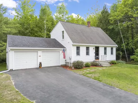 12 Canterbury Pines Dr, Gorham, ME 04038