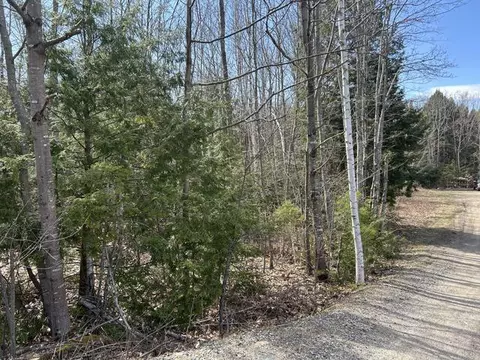 8 Beaulieu Dr, Windham, ME 04062