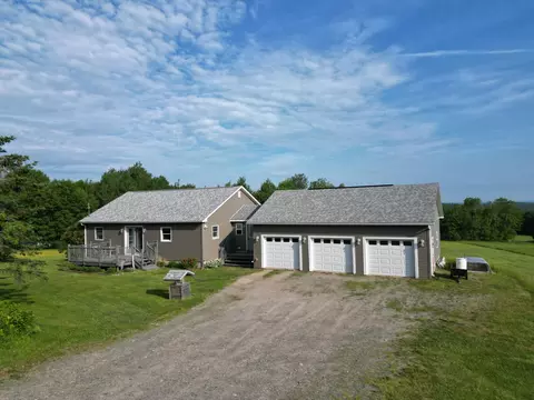 303 Phinney Farm Rd, Lincoln, ME 04457