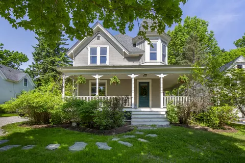 17 Union St, Camden, ME 04843