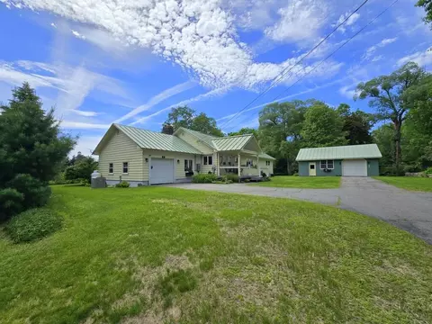 9 Bog Rd, New Portland, ME 04961