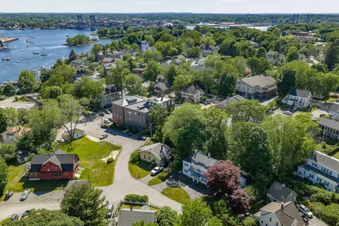 17 Traip Ave, Kittery, ME 03904