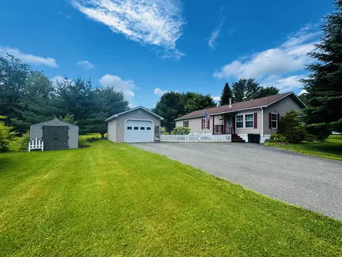 59 Karen St, Palmyra, ME 04965