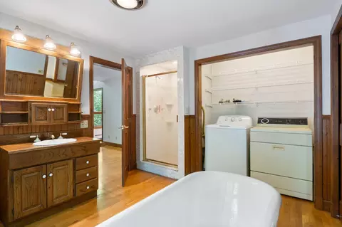 Bath - 358 Pine Hill Rd, Berwick, ME 03901 photo 5 of 7