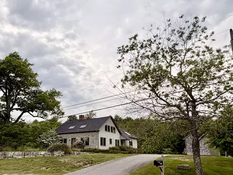 385 Salt Pond Rd, Blue Hill, ME 04614