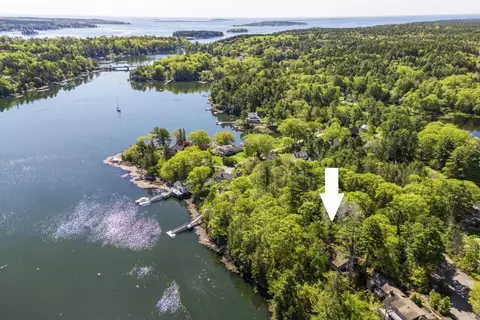 230 Ocean Gate Rd, Southport, ME 04576