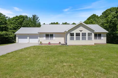 99 Vista Dr, Auburn, ME 04210