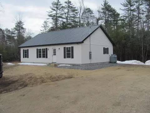 10 Wyatts Way, Oxford, ME 04270