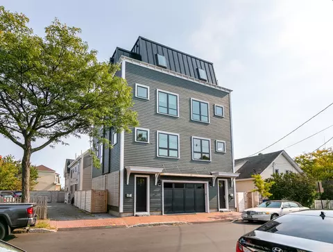 5 Merrill St, Portland, ME 04101