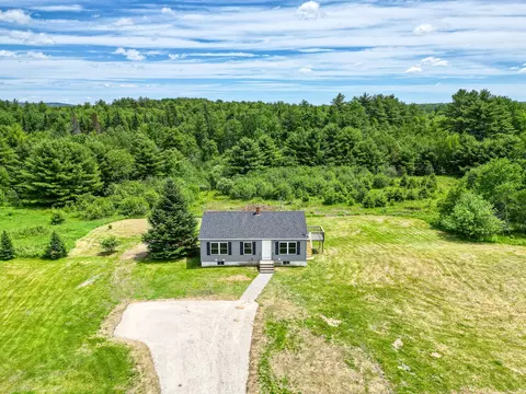 36 Patterson Rd, Mechanic Falls, ME 04256