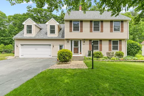 105 Gateway Commons Dr, Gorham, ME 04038