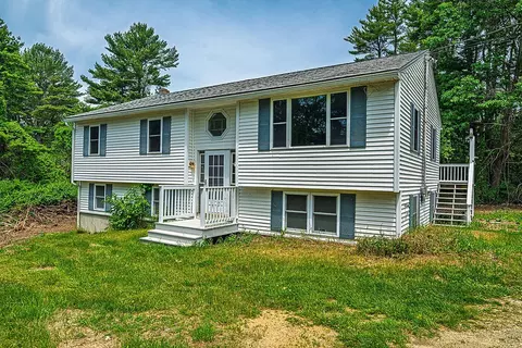11 E Rocky Hill Rd NE, York, ME 03909