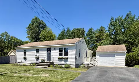 55 Mill St, Kennebunk, ME 04043