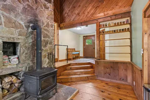 Entry Way - 286 Watson Hill Rd, Limerick, ME 04048 photo 3 of 11