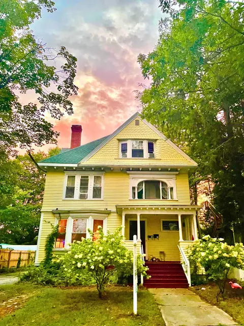 21 Laurel Ave, Auburn, ME 04210