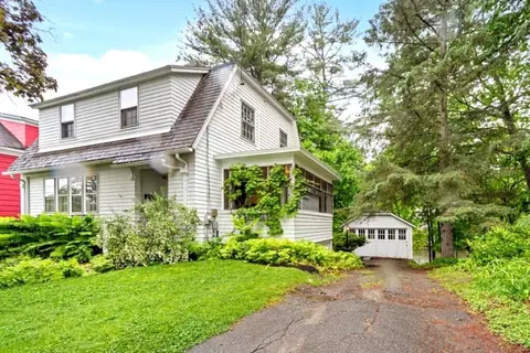 10 Burleigh St, Waterville, ME 04901
