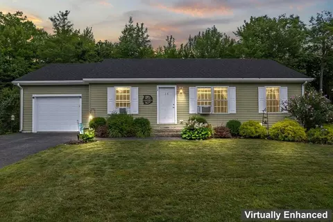 14 Fox Hollow Dr, Auburn, ME 04210