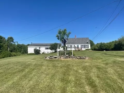 1055 Middle Rd, Warren, ME 04864