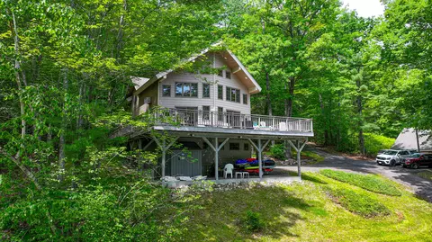 13 Hummingbird Ln, Harrison, ME 04040