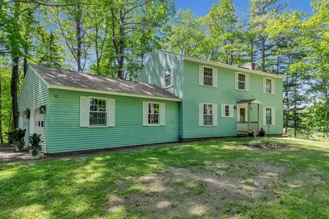 1 Friendly Pines Ln, Kennebunk, ME 04043