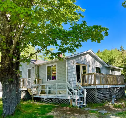 4 Long Pond Rd, Southwest Harbor, ME 04679