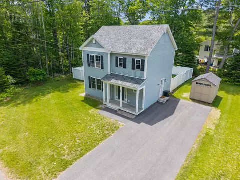 42 Admiral Harry Rich Dr, Brunswick, ME 04011