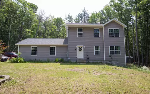 129 Elm St, Springvale, ME 04083 photo 1