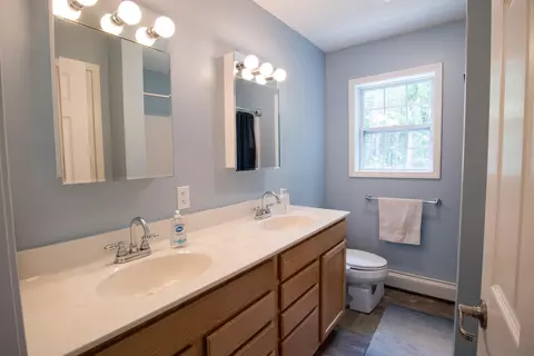 129 Elm St, Springvale, ME 04083 photo 12