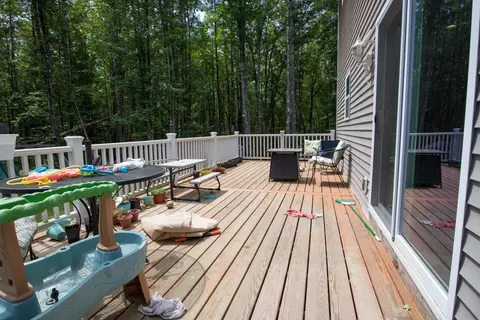 129 Elm St, Springvale, ME 04083 photo 24