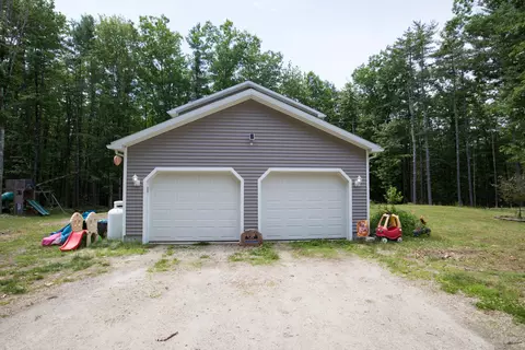 129 Elm St, Springvale, ME 04083 photo 25