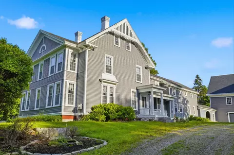 126 E Main St, Searsport, ME 04974