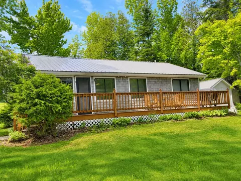 37 Sandtrap Rd, Island Falls, ME 04747