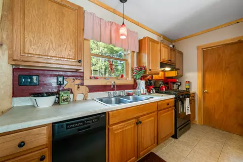 Kitchen - 24 Pine Grove Ln, Rangeley, ME 04970 photo 3 of 7