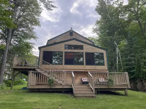 74 Lincoln Ln, Newcastle, ME 04553
