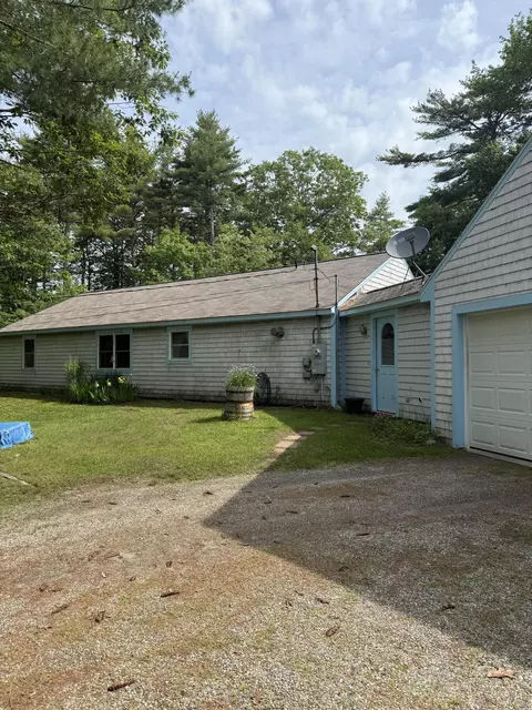 56 Gross Neck Rd, Waldoboro, ME 04572