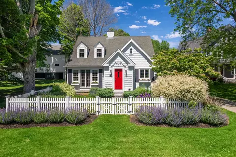 152 York St, York, ME 03909