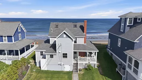 120 Webhannet Dr, Wells, ME 04090