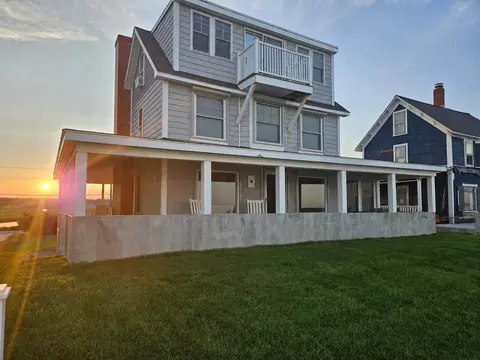 120 Webhannet Dr, Wells, ME 04090
