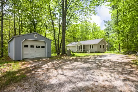 17 Eagle Ln, Damariscotta, ME 04543