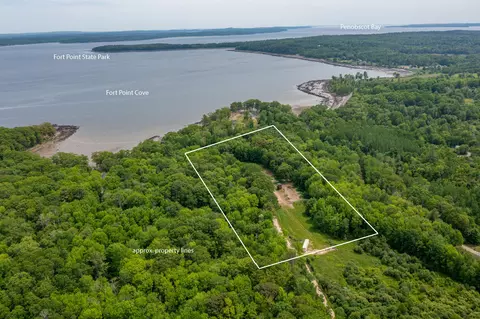 44 Schooner Dr, Stockton Springs, ME 04981