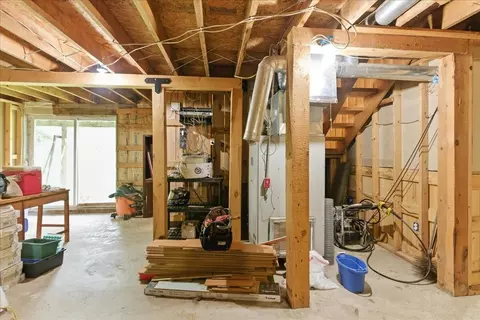 Entry Way - 139 Lloyd Rd, Anson, ME 04911 photo 9 of 11