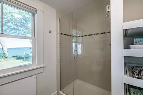 86 Maquoit Dr, Freeport, ME 04032 photo 12